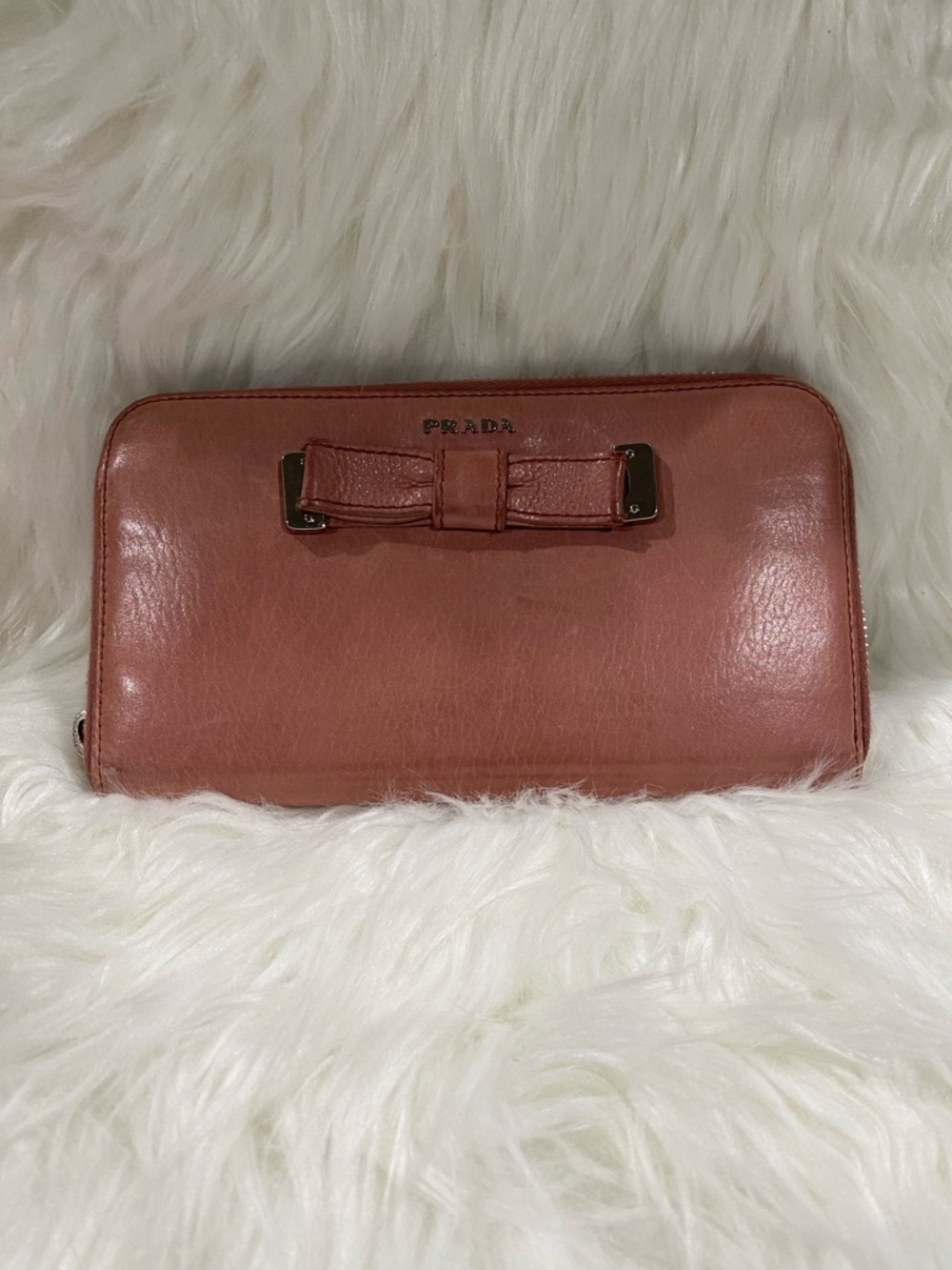 PRADA Soft Calf Fiocc long wallet in pink with bow- 2COAs - Picture 5 of 16